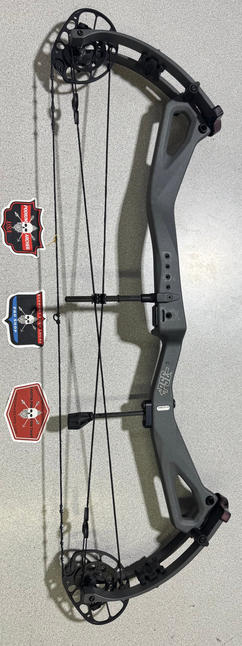 PSE MACH 34 - RH/GREY/70 -9099- USED BOW