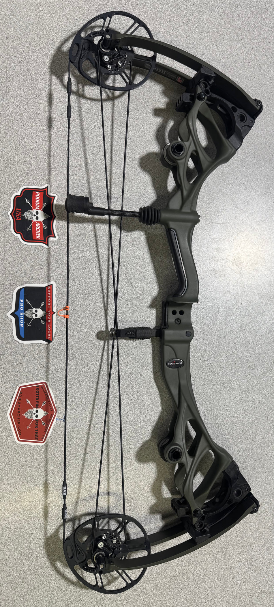 BOWTECH CARBON ONE - RH/GREY/50 - 2360 - USED BOW