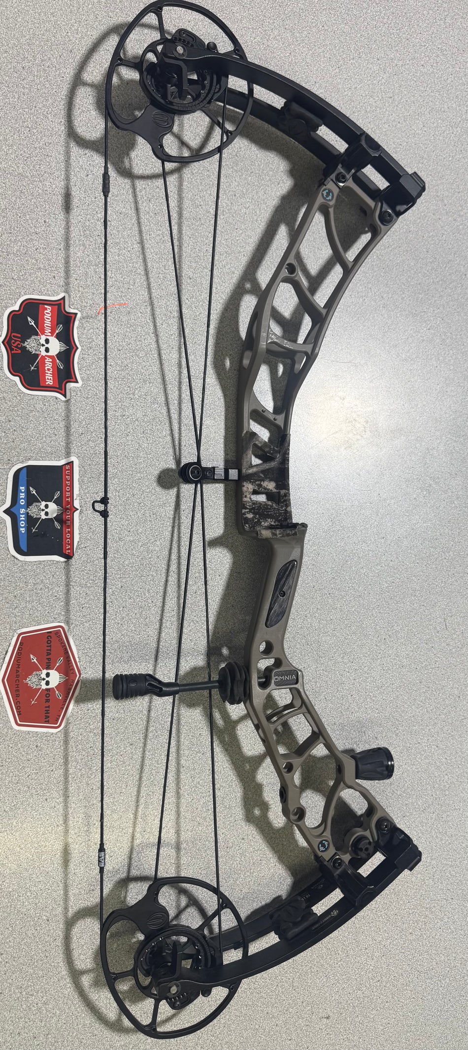 ELITE OMNIA - LH/GRAY/70 - 0198 - USED BOW