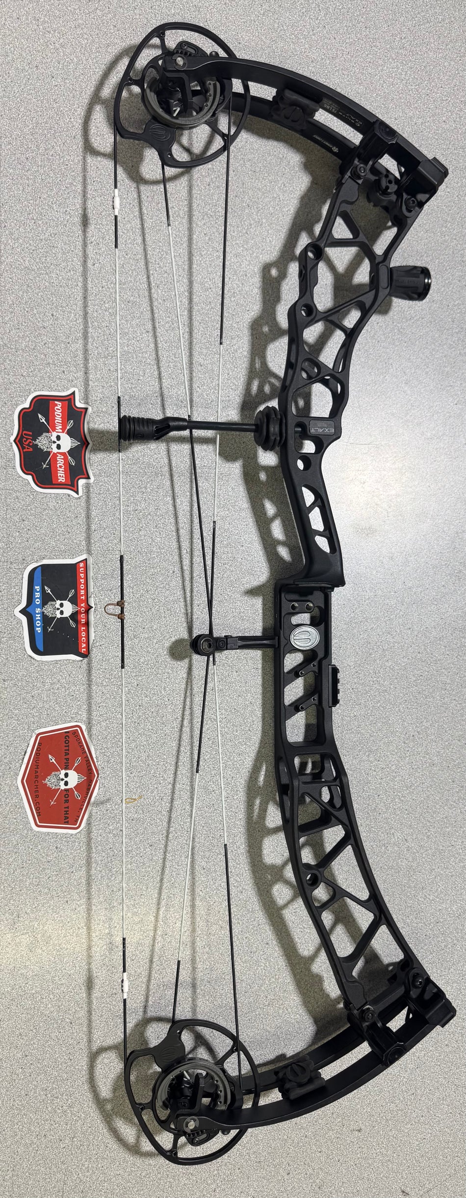 ELITE EXALT 35 - RH/BLACK/75 -2039- USED BOW
