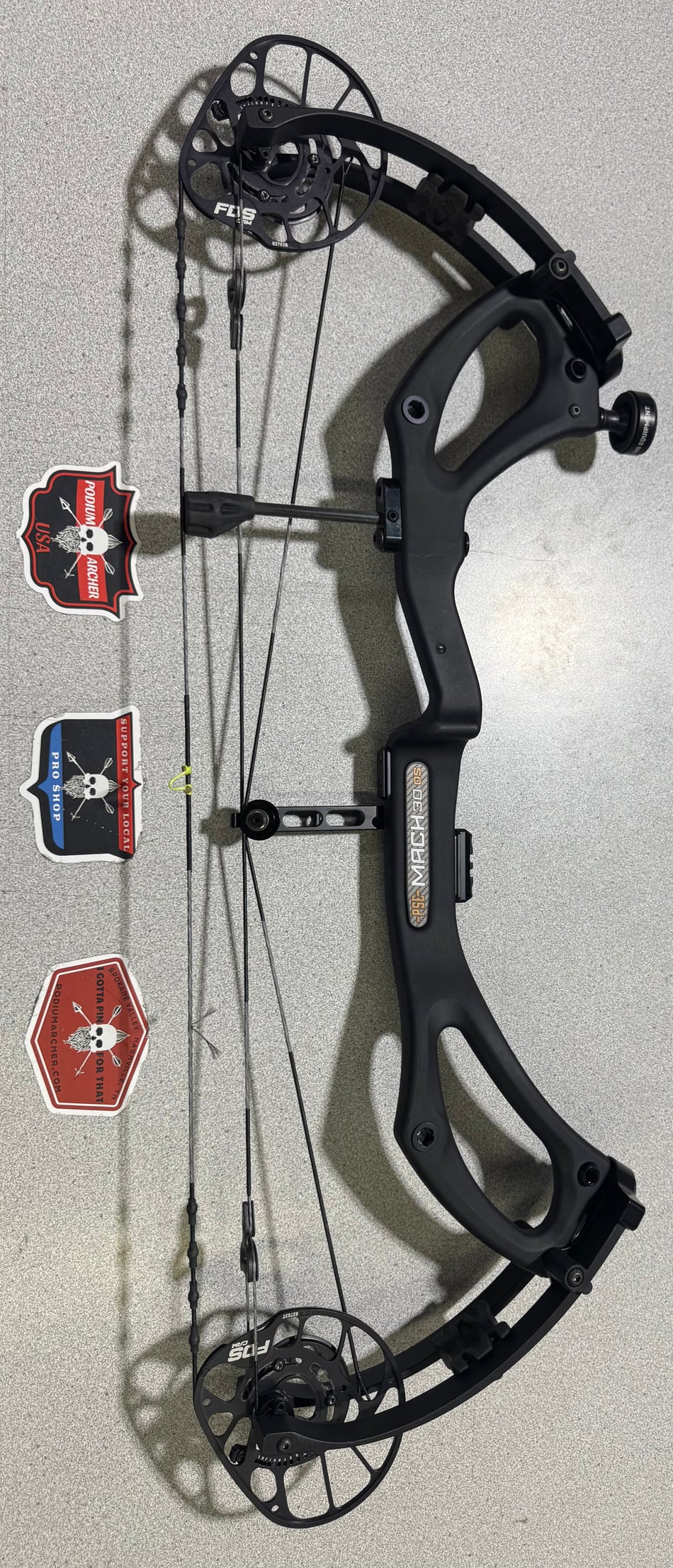 PSE MACH 30 - RH/BLACK/70 -4760- USED BOW