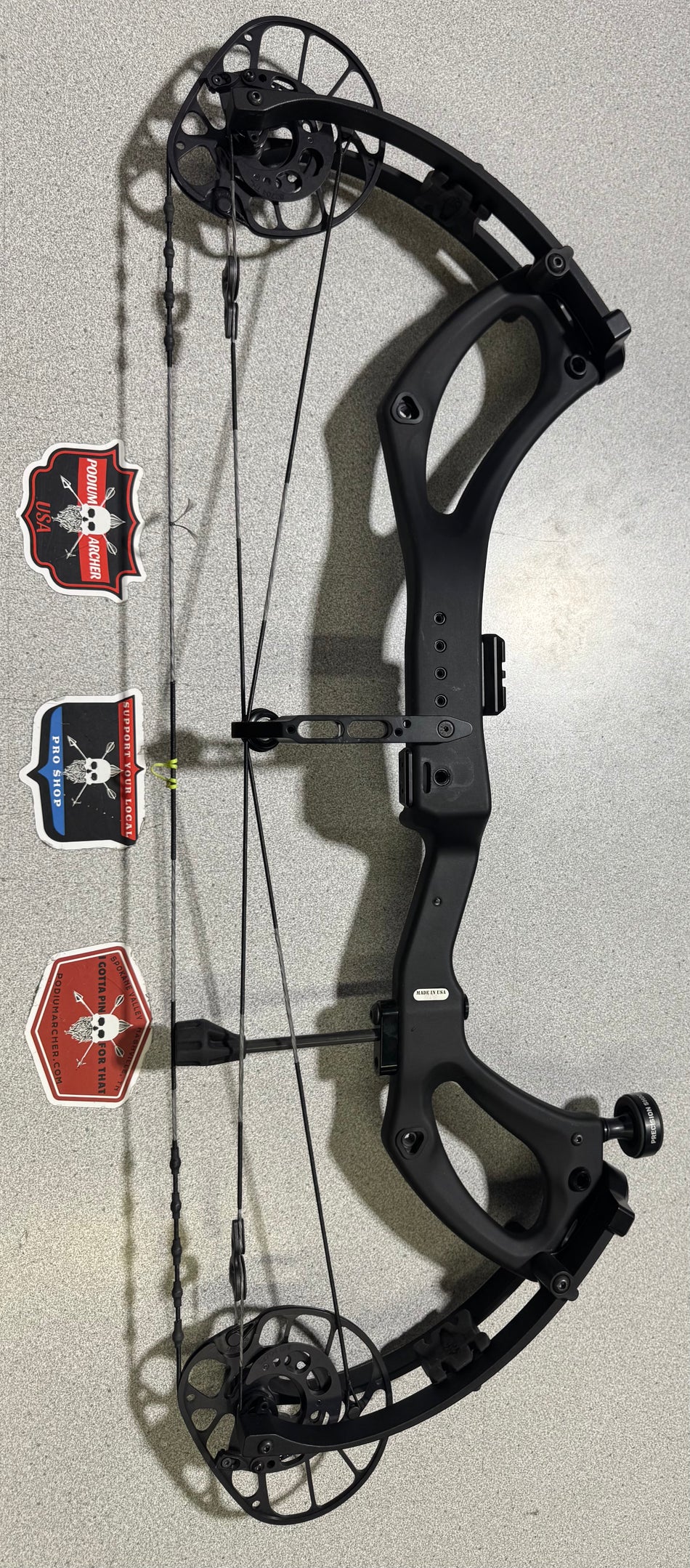 PSE MACH 30 - RH/BLACK/70 -4760- USED BOW