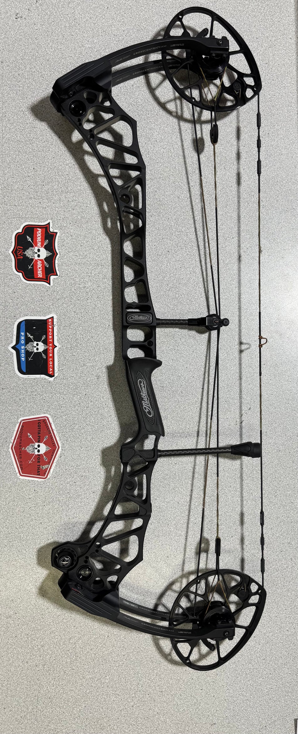 MATHEWS TRAVERSE - RH/BLACK/60-70# - MTRHB3258 - USED BOW