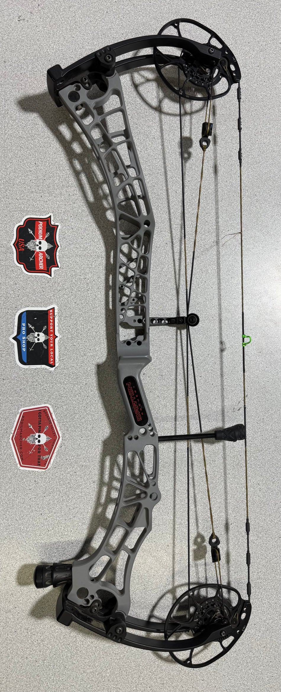 DARTON SEQUEL 33 ST2 - RH - STONE GREY RISER/BLACK LIMBS - 60 - DS33ST260SGB