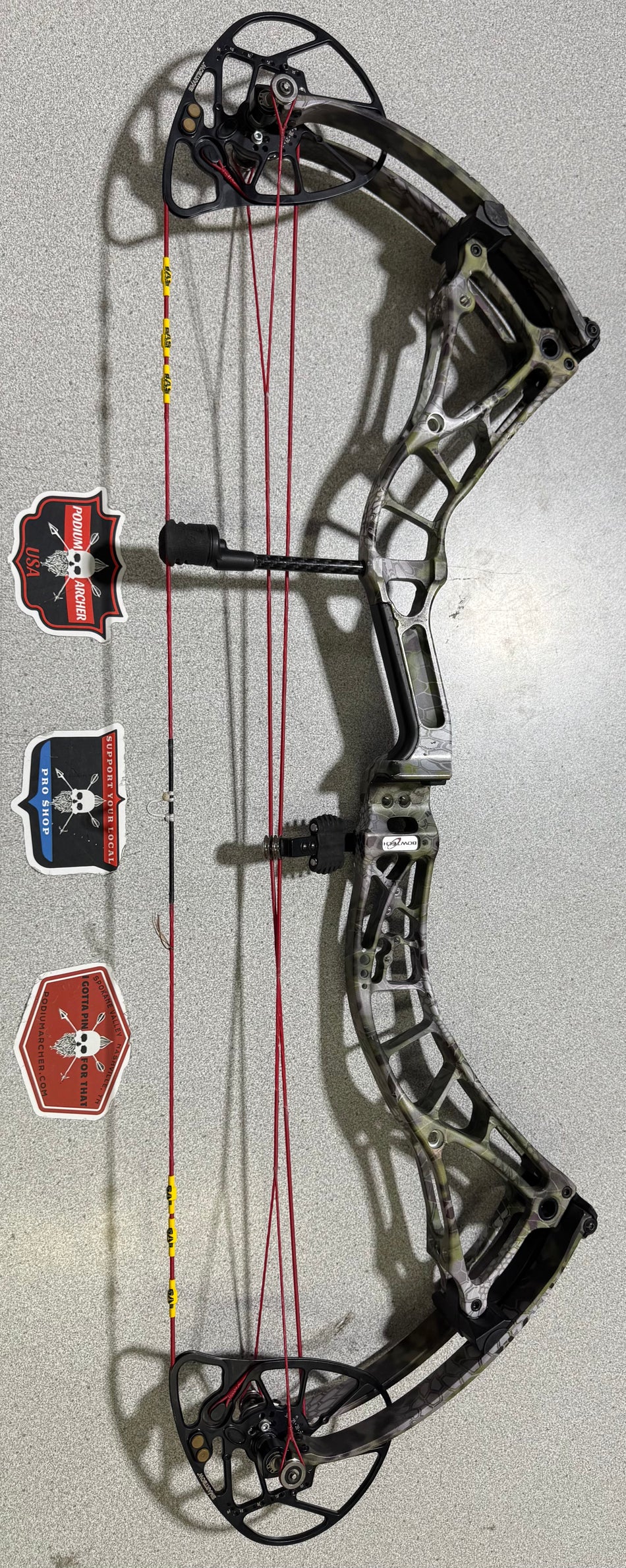 BOWTECH REALM SR6 - RH/KRYPTEK/70 -2705- USED BOW