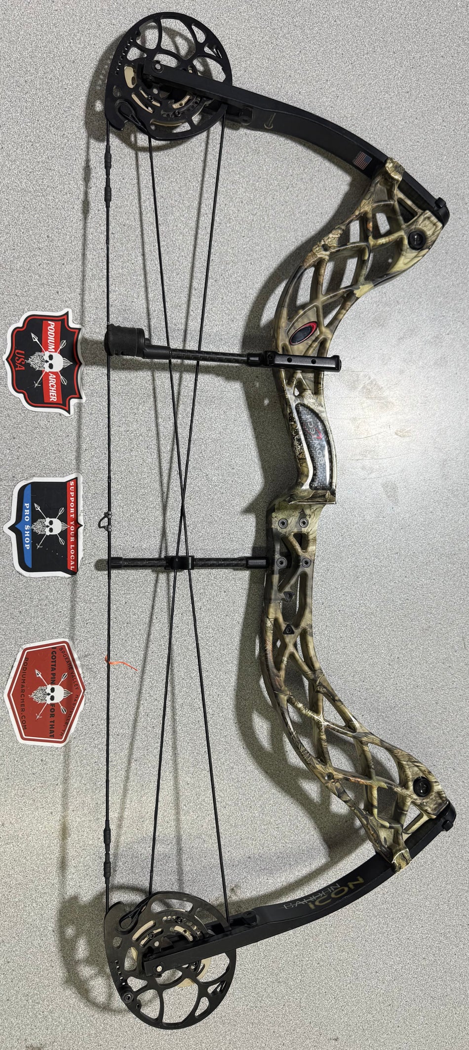 BOWTECH CARBON ICON - RH/CAMO/70 -7283- USED BOW