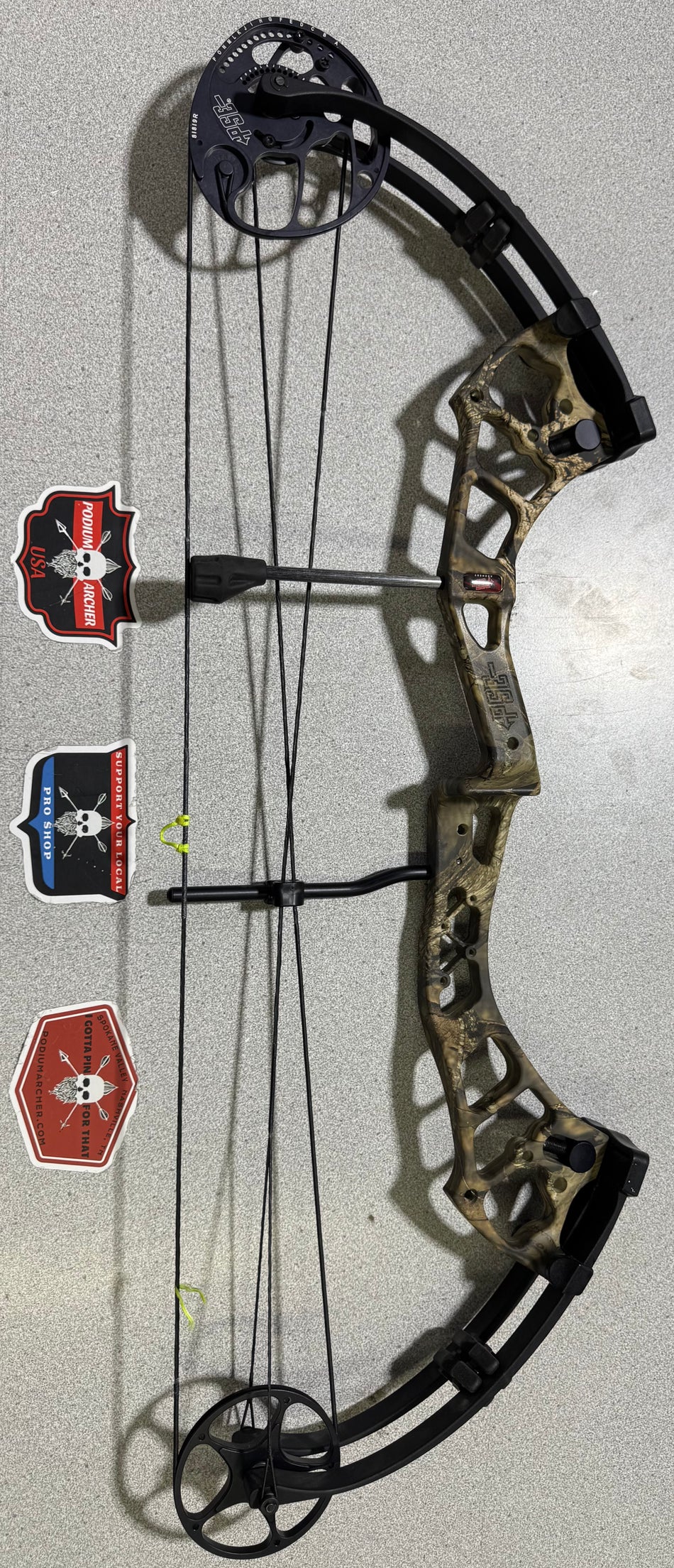 PSE STINGER MAX - RH/CAMO/70 -2879- USED BOW