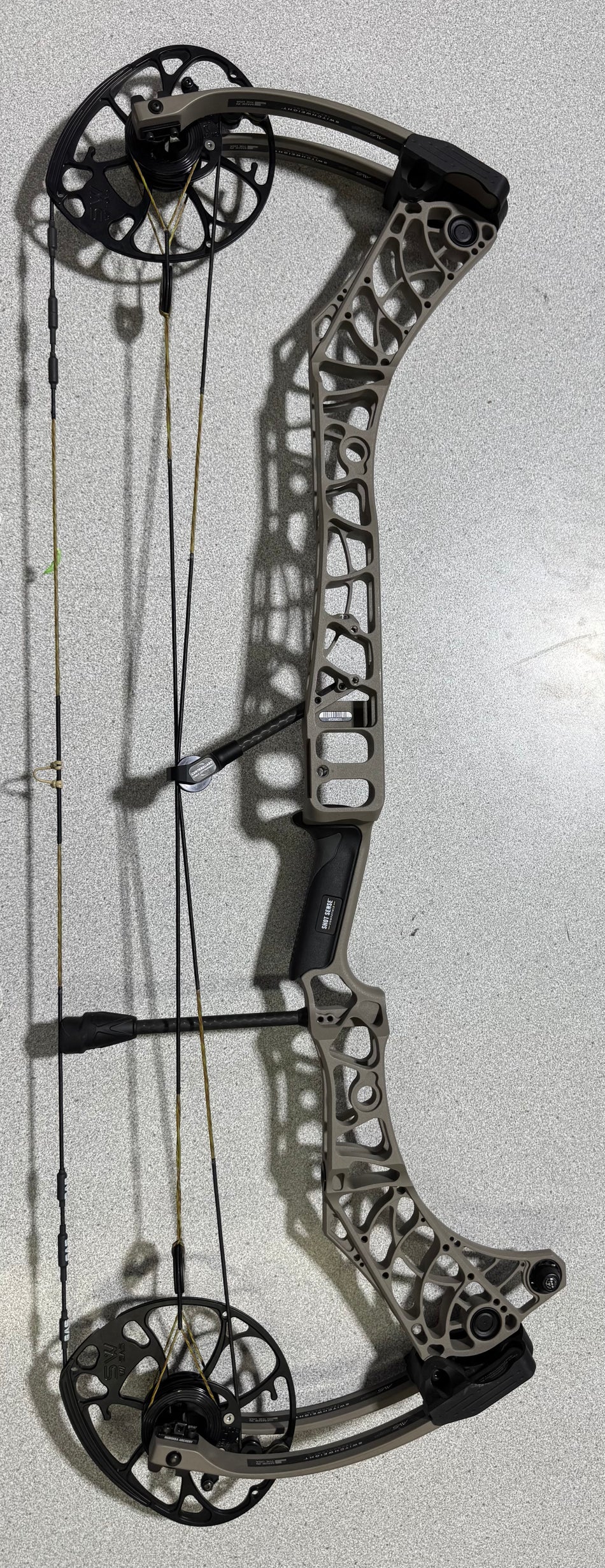 MATHEWS V3X 33 - RH/GRANITE/60-75# - MV3X33RHGR75-0800 - USED BOW!!!
