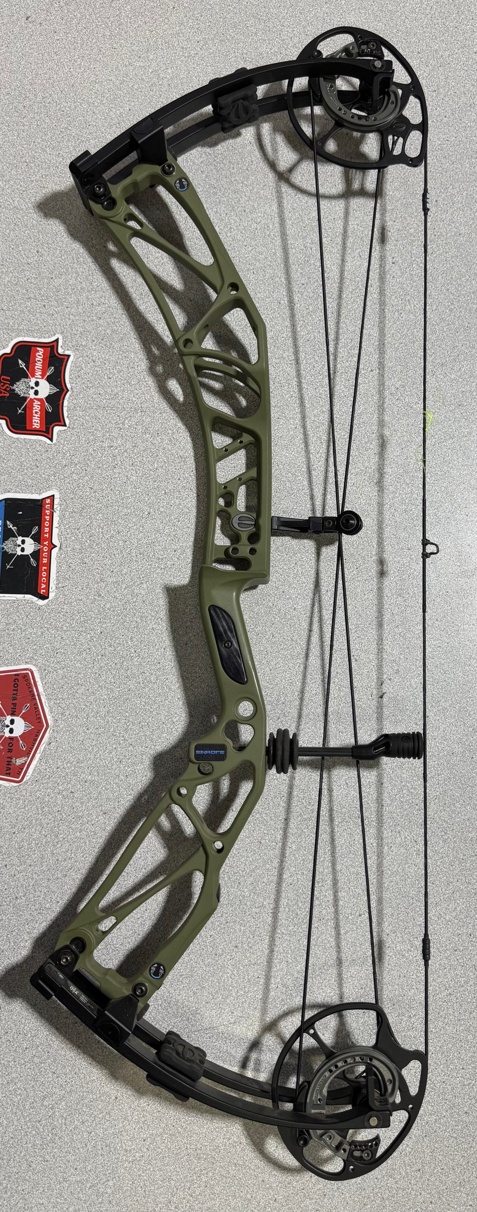 ELITE ENKORE RH/OUTDOOR GREEN-VERDE/70# - EERHOGV70 -9435- USED BOW