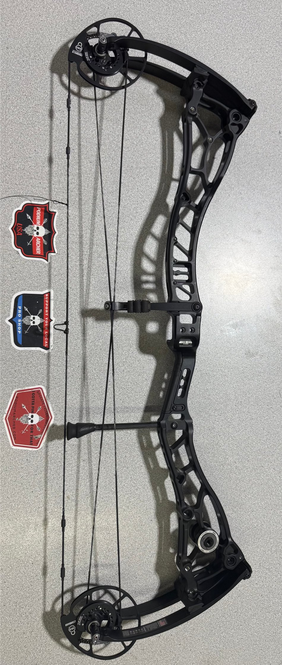 BOWTECH PROVEN 34 - RH/BLACK/70 - #BP34B70-1 - USED BOW!!!