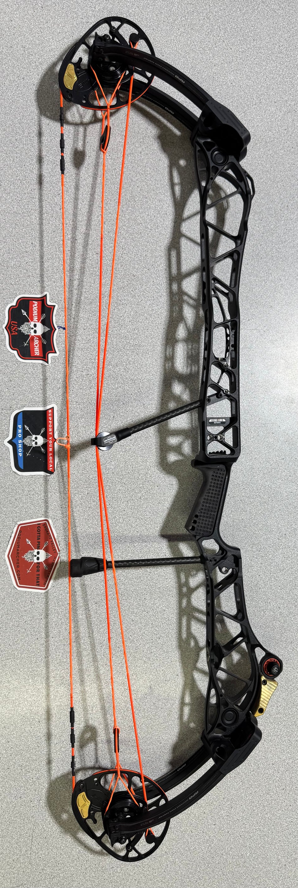 MATHEWS TITLE 38 GEN 1 - RH/BLACK/70 -0593- USED BOW