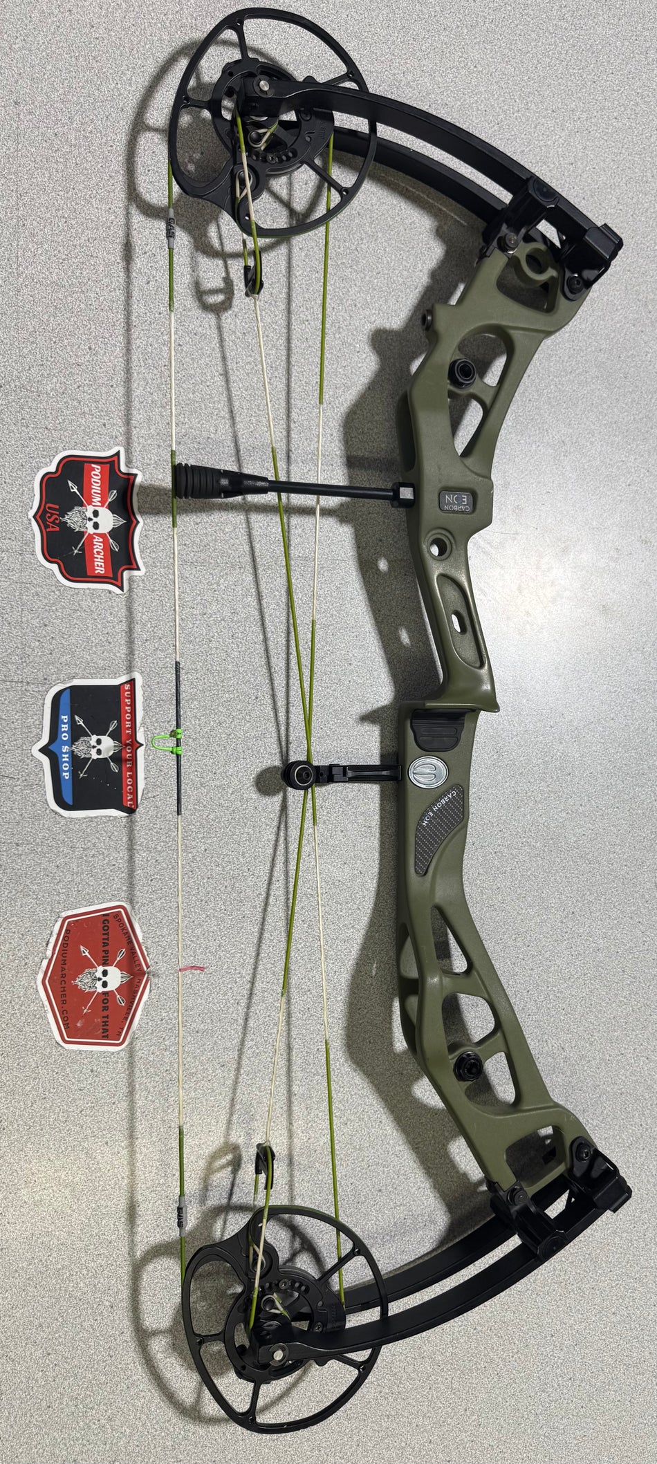 ELITE CARBON EON - RH/GREEN/70 -3203- USED BOW