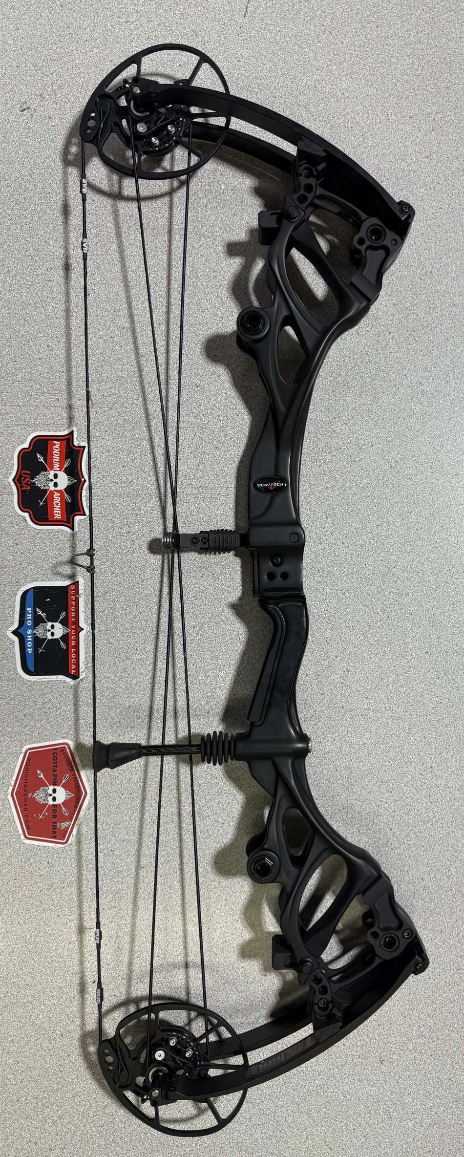 BOWTECH CARBON ONE X - LH/BLACK/70 - BTCOXLHBL70-2 - USED BOW