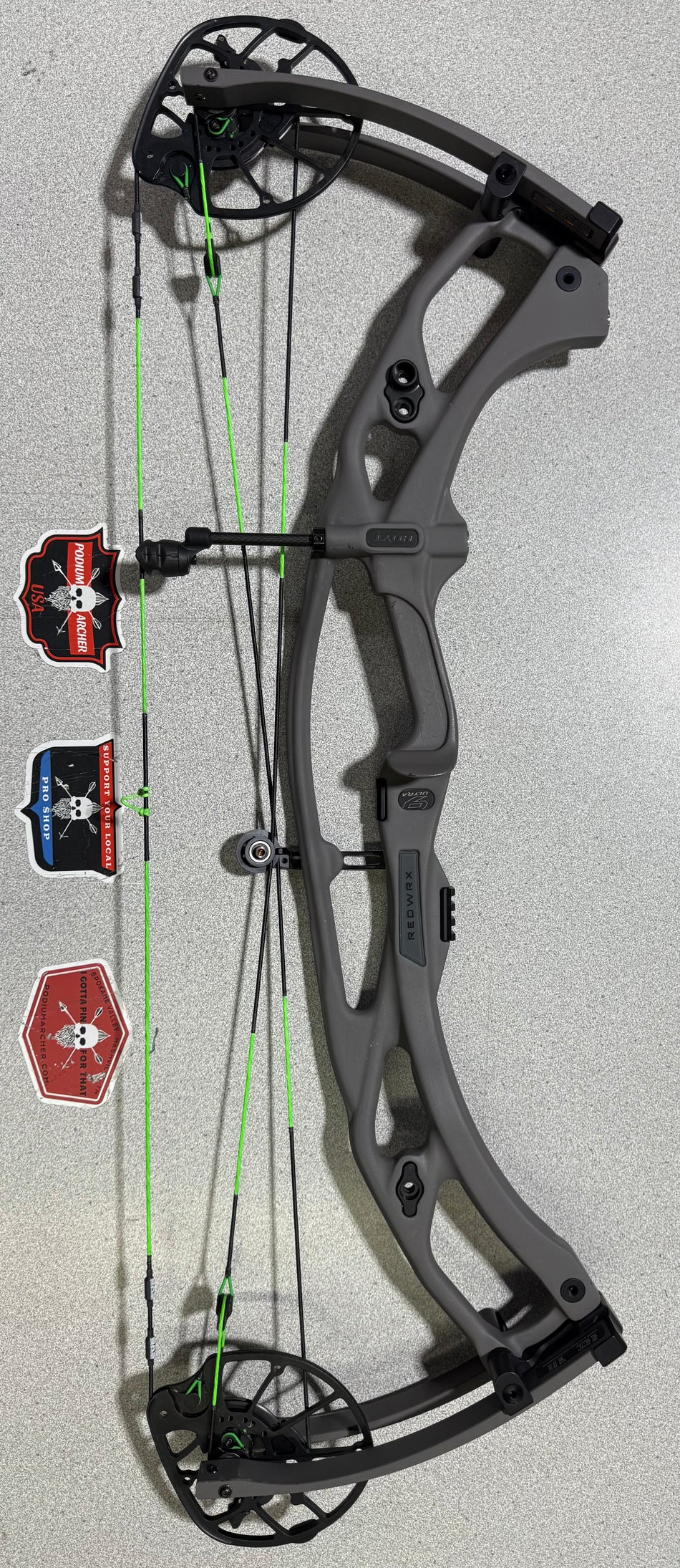 HOYT RX9 ULTRA MFJJ TAC BOW - RH/TOMBSTONE/70 - HRX9UMFJJTBRHT7-1 - USED BOW