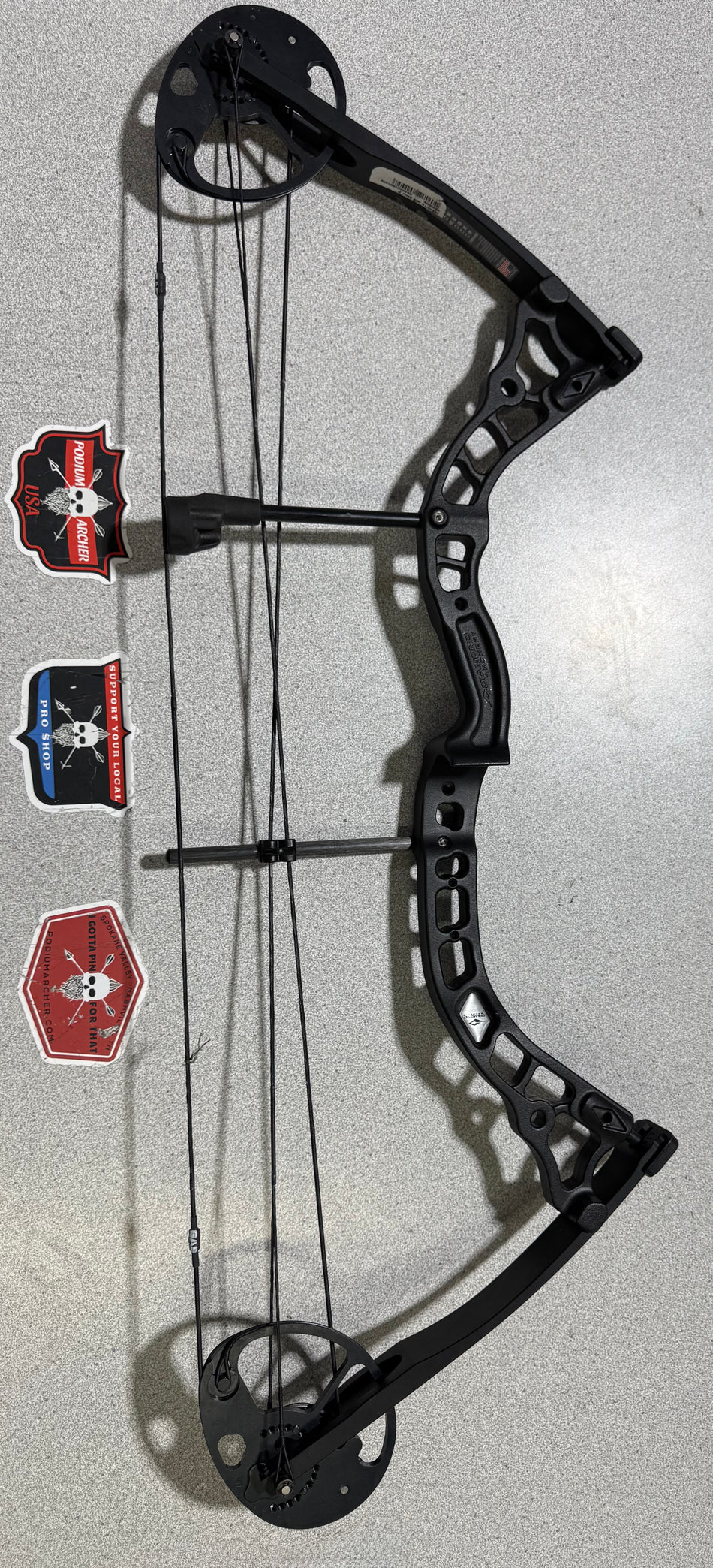 DIAMOND INFINITE 305 - RH/BLACK/7-70# - DI305RHBL70-1 - USED BOW