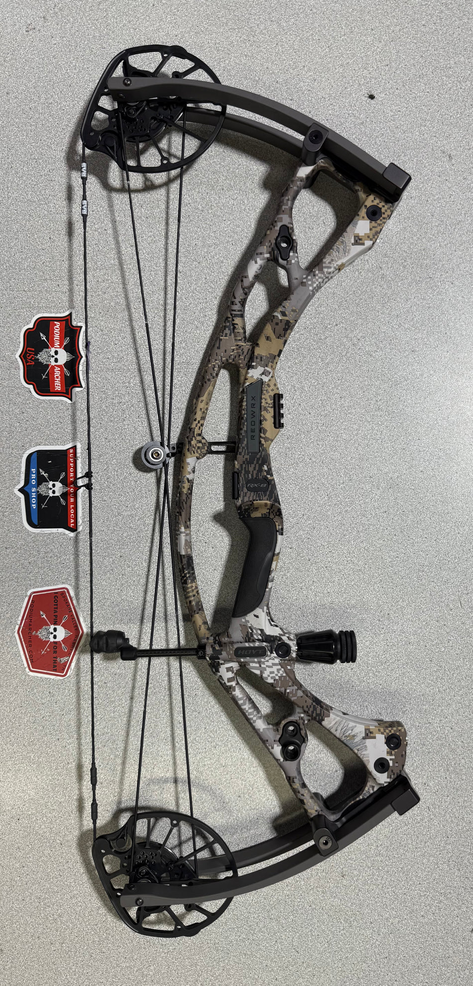 HOYT RX8 - LH/ELEVATEDII/TOMBSTONE/70 - HRX8URHEV2T70-2 - USED BOW