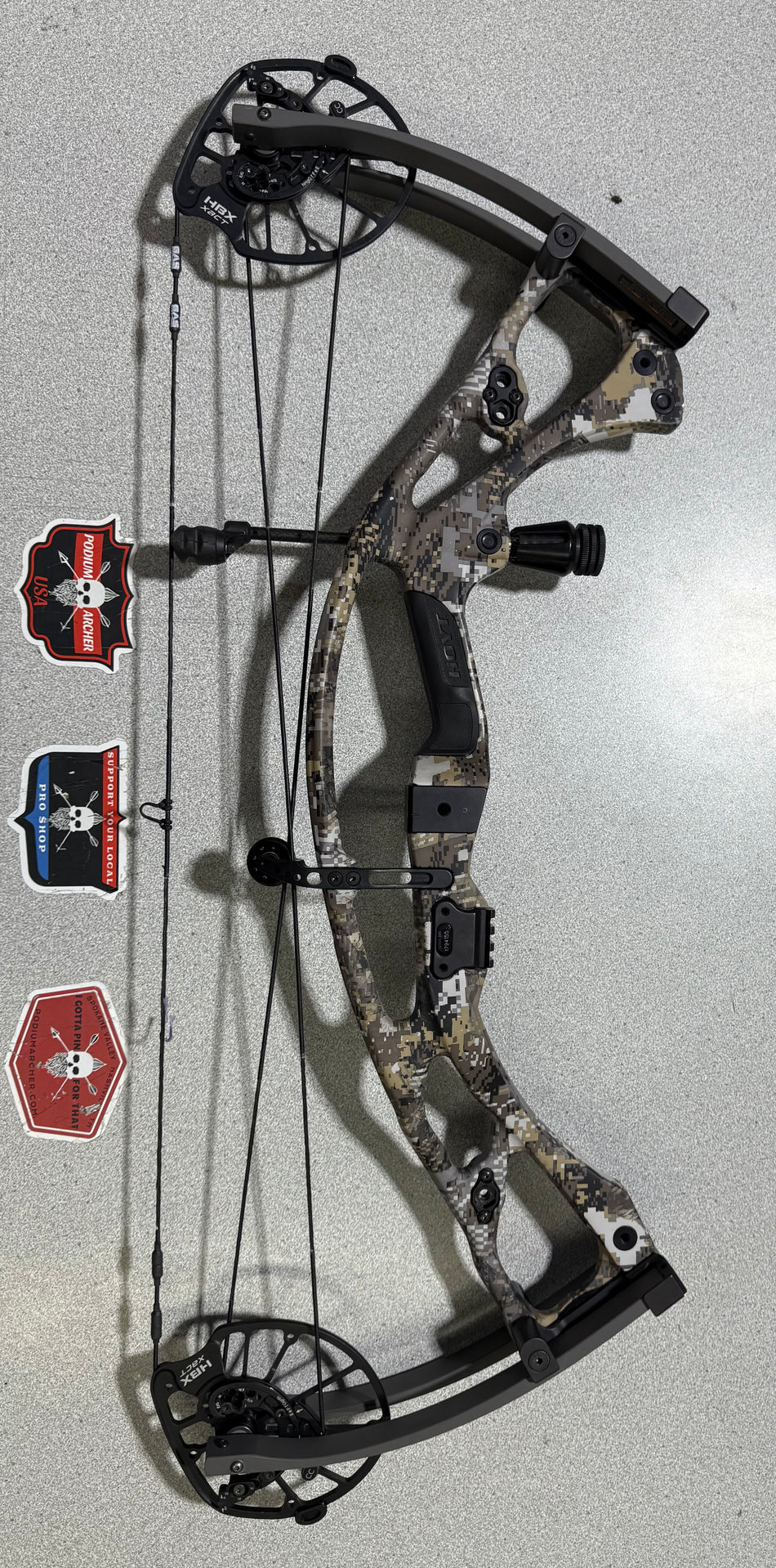 HOYT RX8 - LH/ELEVATEDII/TOMBSTONE/70 - HRX8URHEV2T70-2 - USED BOW