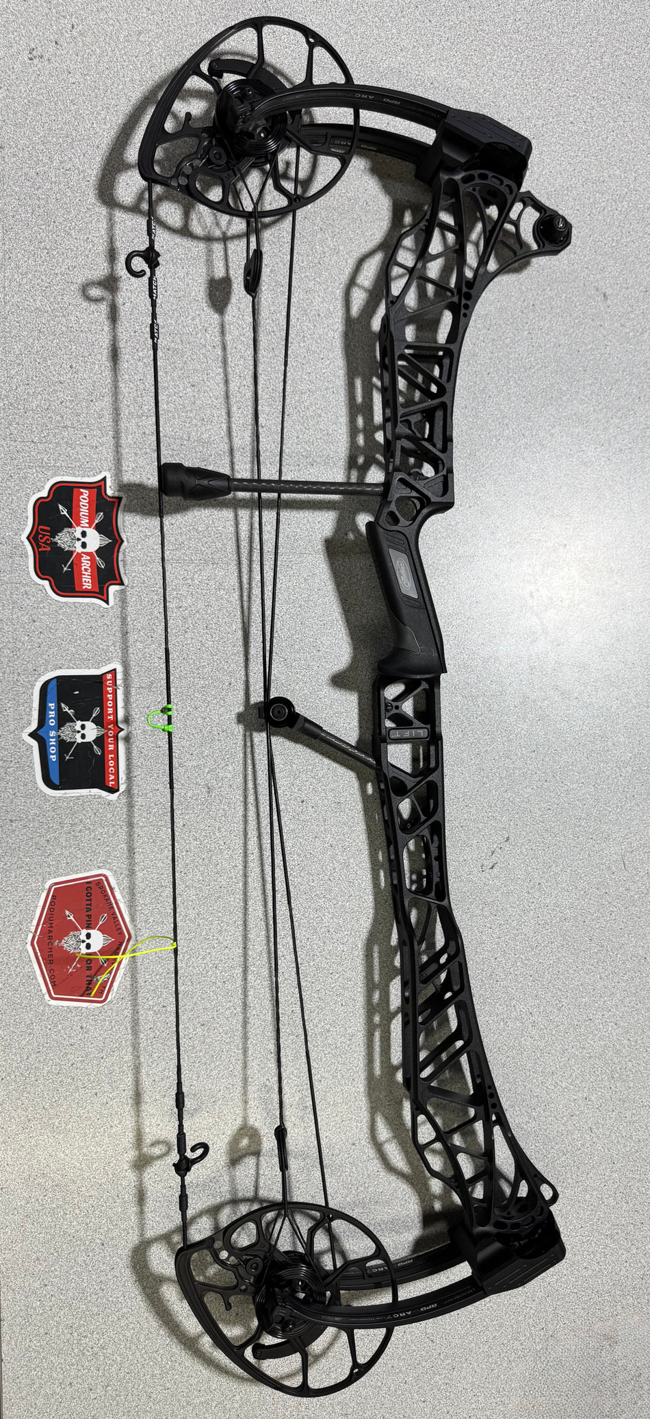 MATHEWS LIFT X 33 - RH/BLACK/55-80 - MLX33RHBL5580-1 - USED BOW