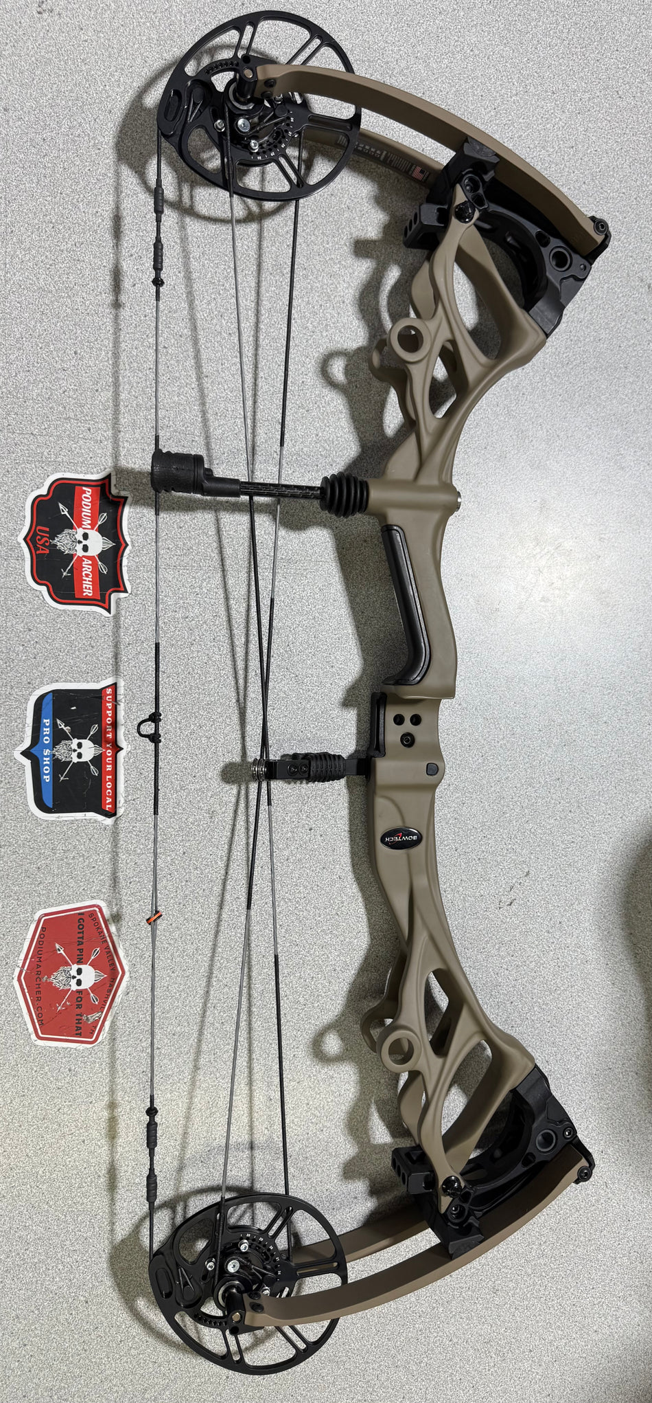 BOWTECH CARBON ONE - RH/FDE/70 - BTCORHFDE70-1 - USED BOW