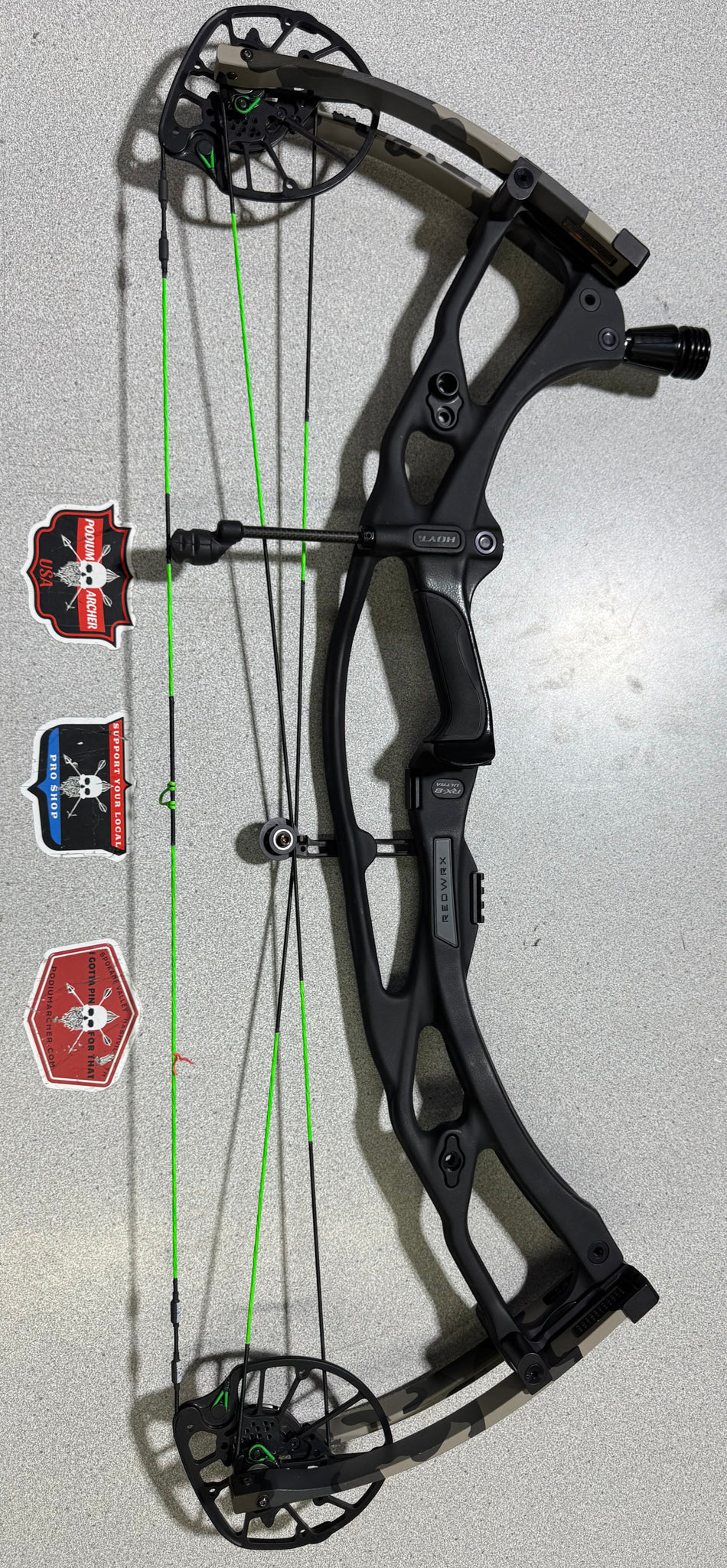 HOYT RX8 ULTRA - RH/BLACK-VIAS/70 - HRX8URHBV70-1 - USED BOW!!!