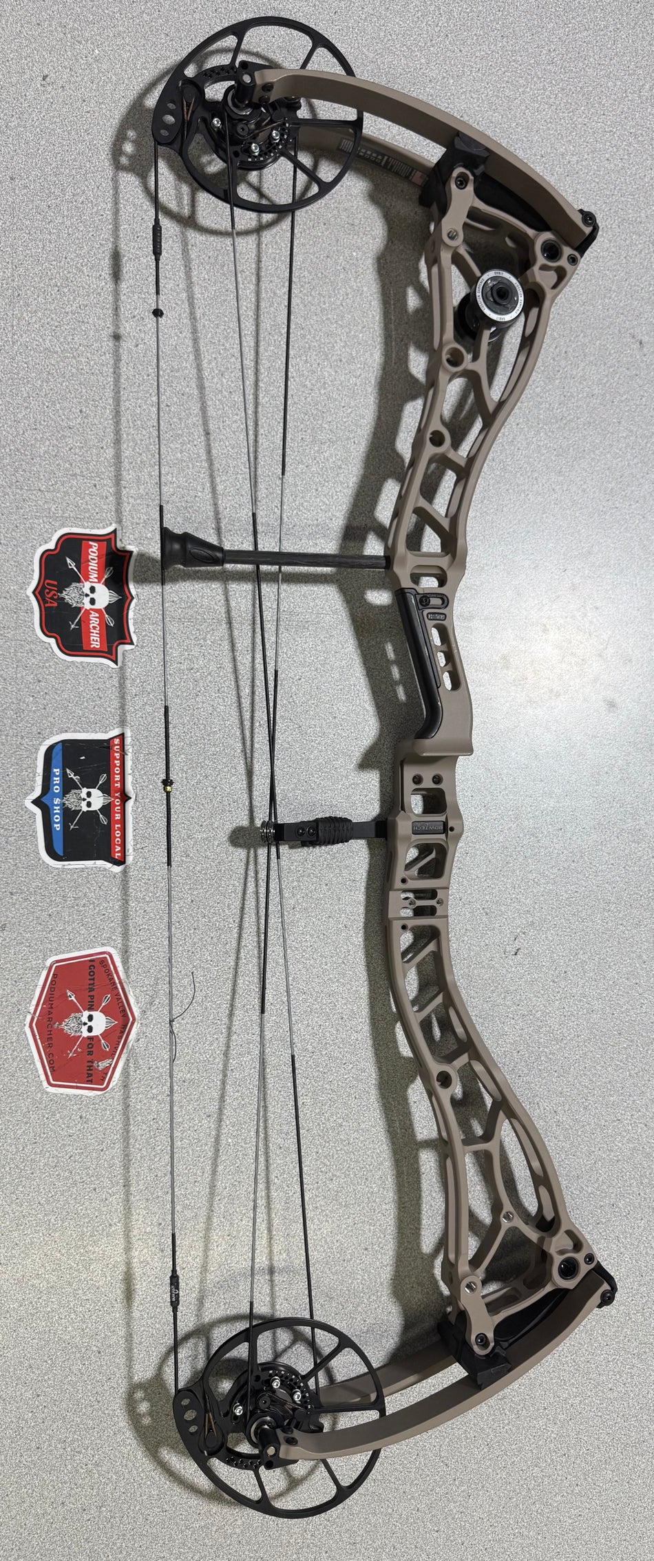 BOWTECH PROVEN 34 LD - RH/SANDSTONE/70 - #BP34LDRHSS70-1 - USED BOW!!!