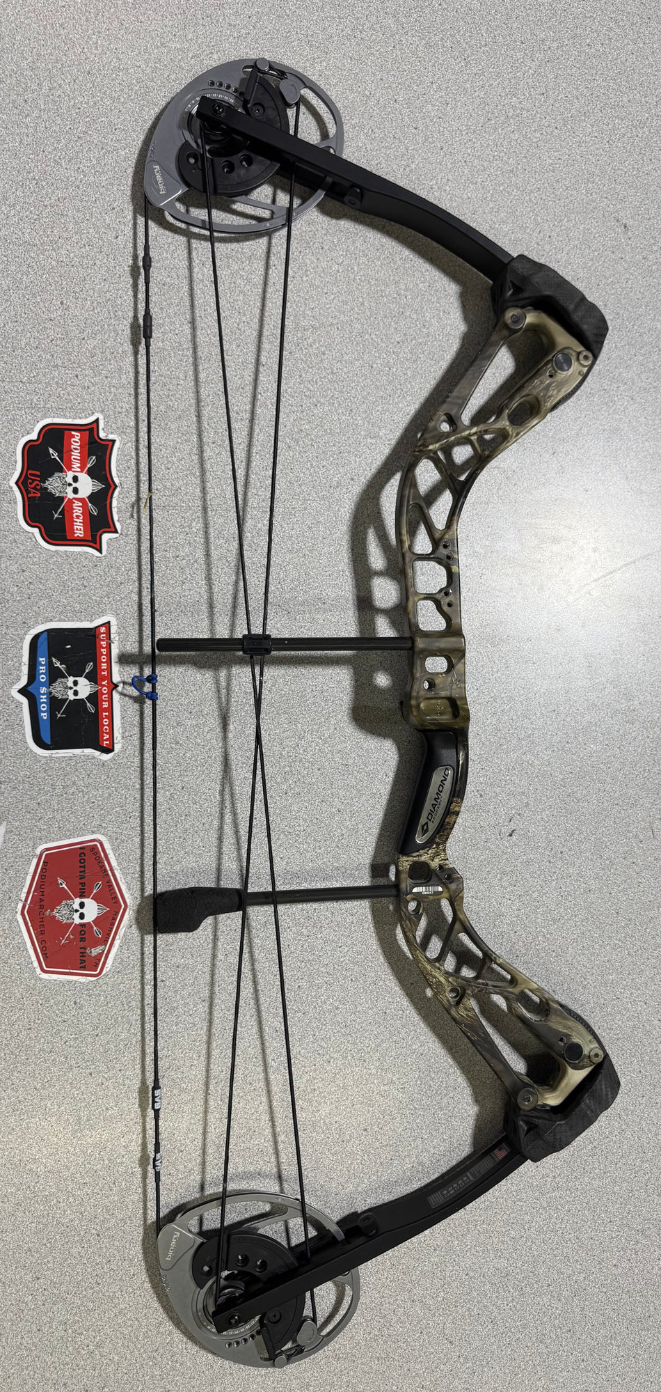 DIAMOND EDGE 320 RH/REALTREE-BLACK/70# - DE320RHRTB70-9047- USED BOW