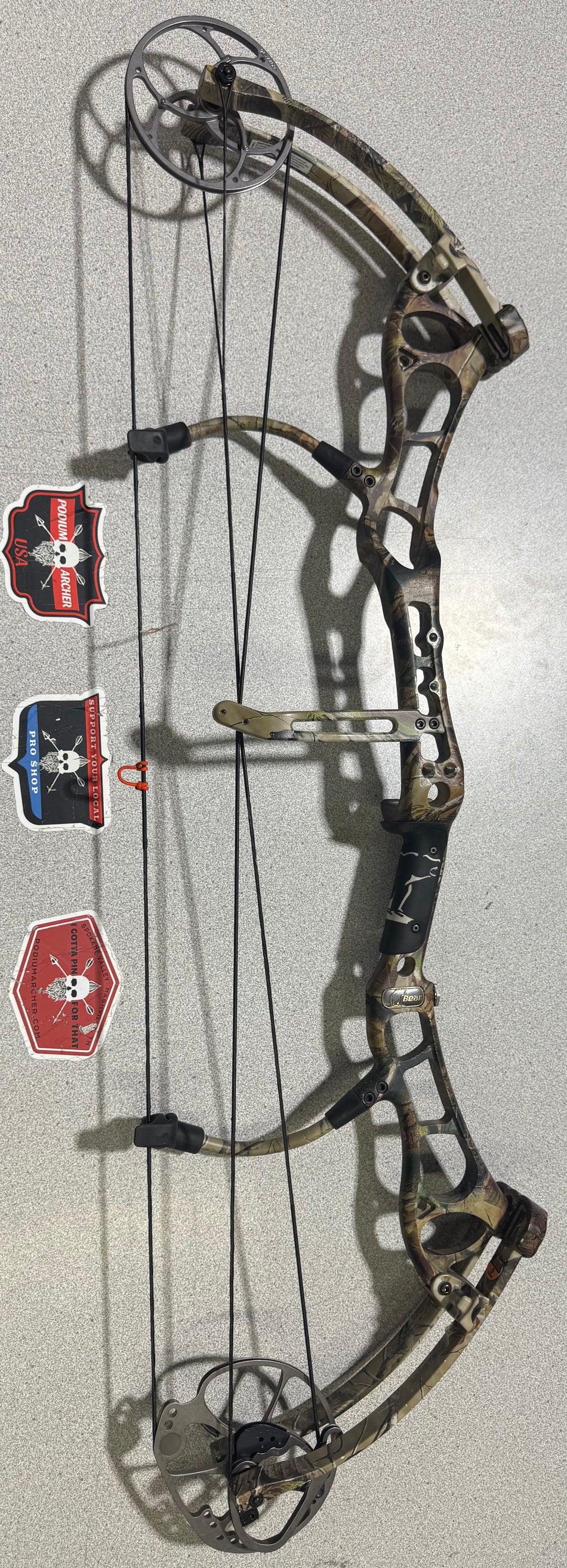 BEAR ANARCHY - RH/CAMO/60# - 8607 - USED BOW