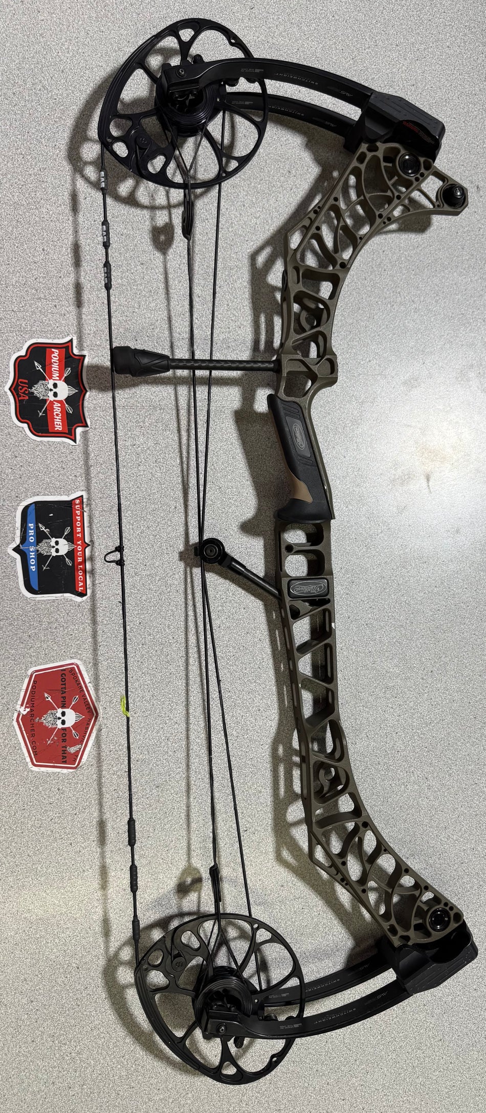MATHEWS V3 31 - RH/AMBUSH/75 -7115- USED BOW