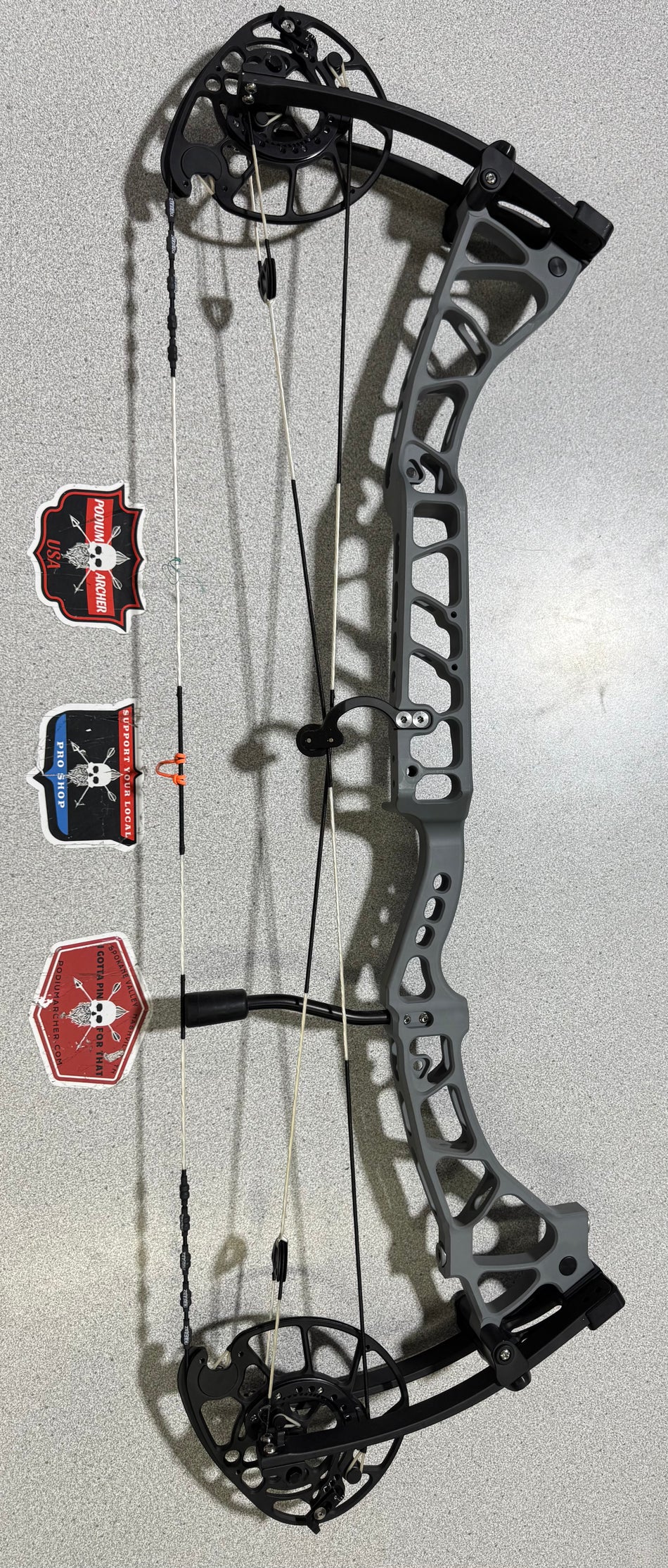 TRUTH MG33 RH/GRAY/70 -3941- USED BOW