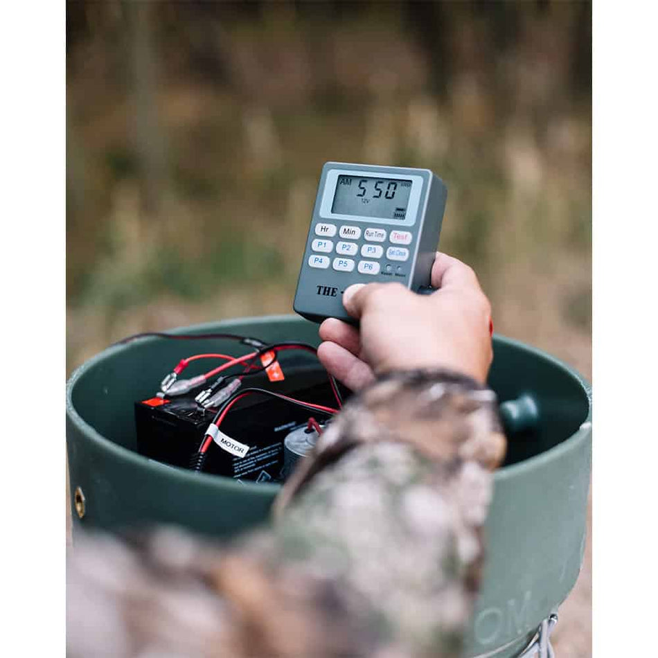 Capsule 1000-lb Deluxe Easy-Fill Game Feeder