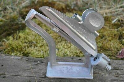 Bitzenberger Fletching Jig and Clamp